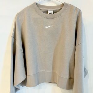 Nike Women versized sweater (Brand New)